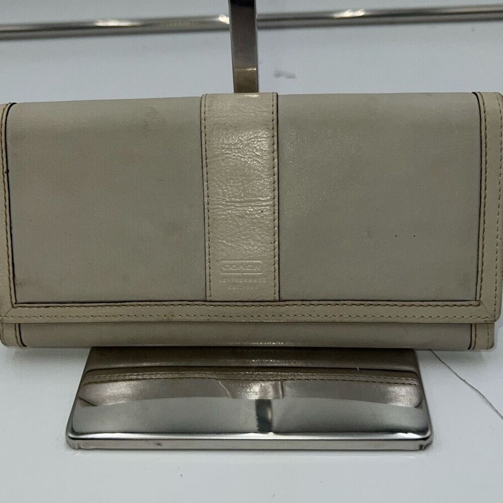 Coach Vintage Hamilton All Leather Wallet **SEE PICS AND DESCRIPTION